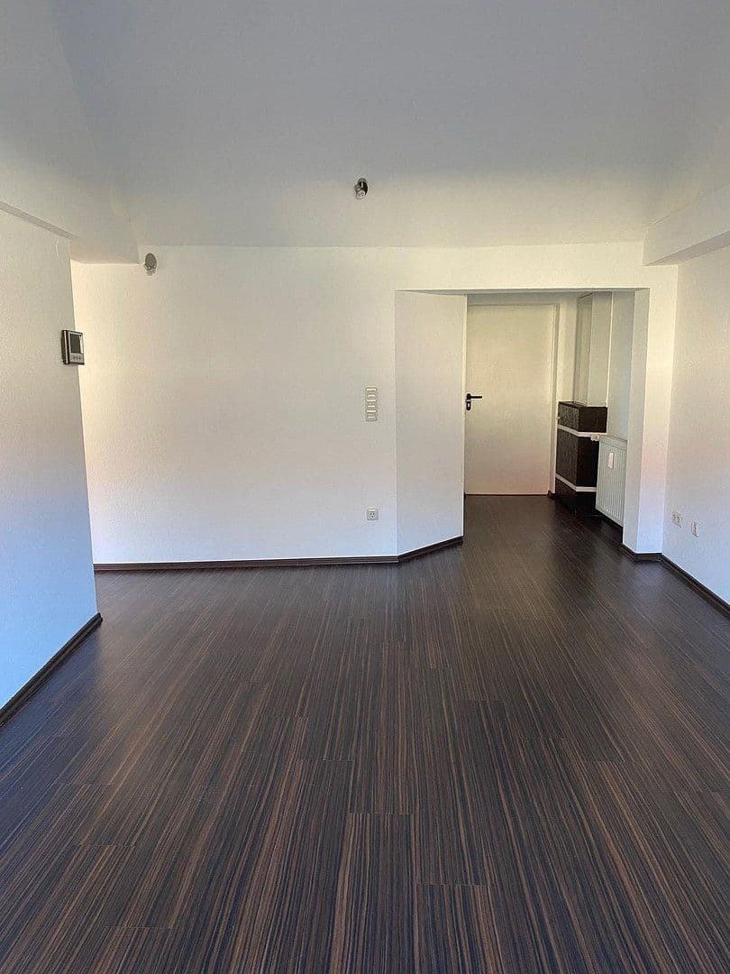 Pronájem bytu 3+1 50 m², Kronhofstraße 43, Fulda, Hessen Pronájem bytu 3+1 50 m², Kronhofstraße 43, Fulda, Hessen