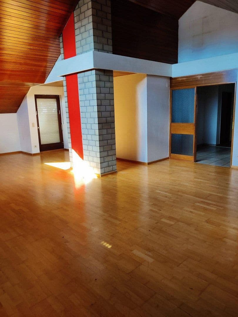 Pronájem bytu 4+1 156 m², Bertholdstraße 14, Lahr/Schwarzwald, Bádensko-Württembersko Pronájem bytu 4+1 156 m², Bertholdstraße 14, Lahr/Schwarzwald, Bádensko-Württembersko