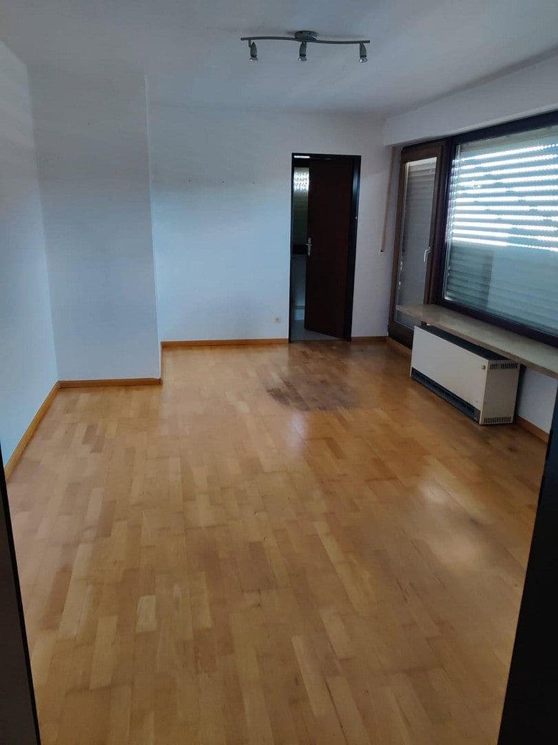 Pronájem bytu 4+1 156 m², Bertholdstraße 14, Lahr/Schwarzwald, Bádensko-Württembersko Pronájem bytu 4+1 156 m², Bertholdstraße 14, Lahr/Schwarzwald, Bádensko-Württembersko