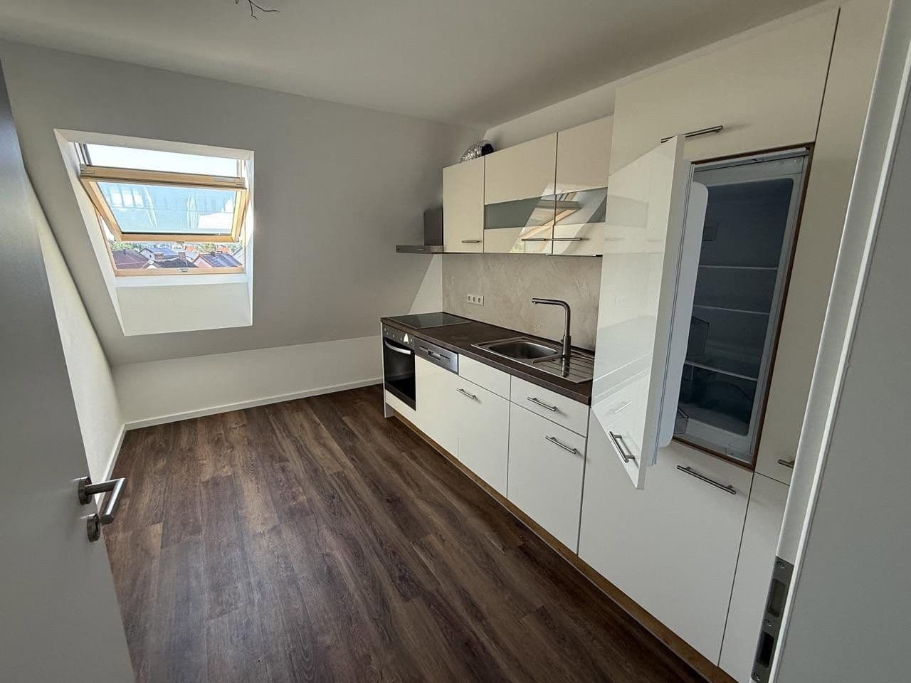 Pronájem bytu 2+1 60 m², Max-von-Müller-Str. 8, Rottenburg a. d. Laaber, Bavorsko Pronájem bytu 2+1 60 m², Max-von-Müller-Str. 8, Rottenburg a. d. Laaber, Bavorsko