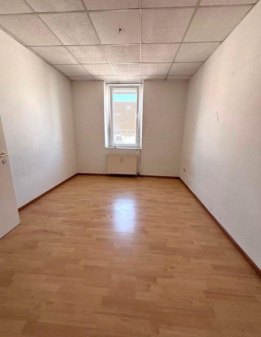 Pronájem bytu 2+1 55 m², Blumenstraße 12, Pirmasens, Porýní-Falc Pronájem bytu 2+1 55 m², Blumenstraße 12, Pirmasens, Porýní-Falc