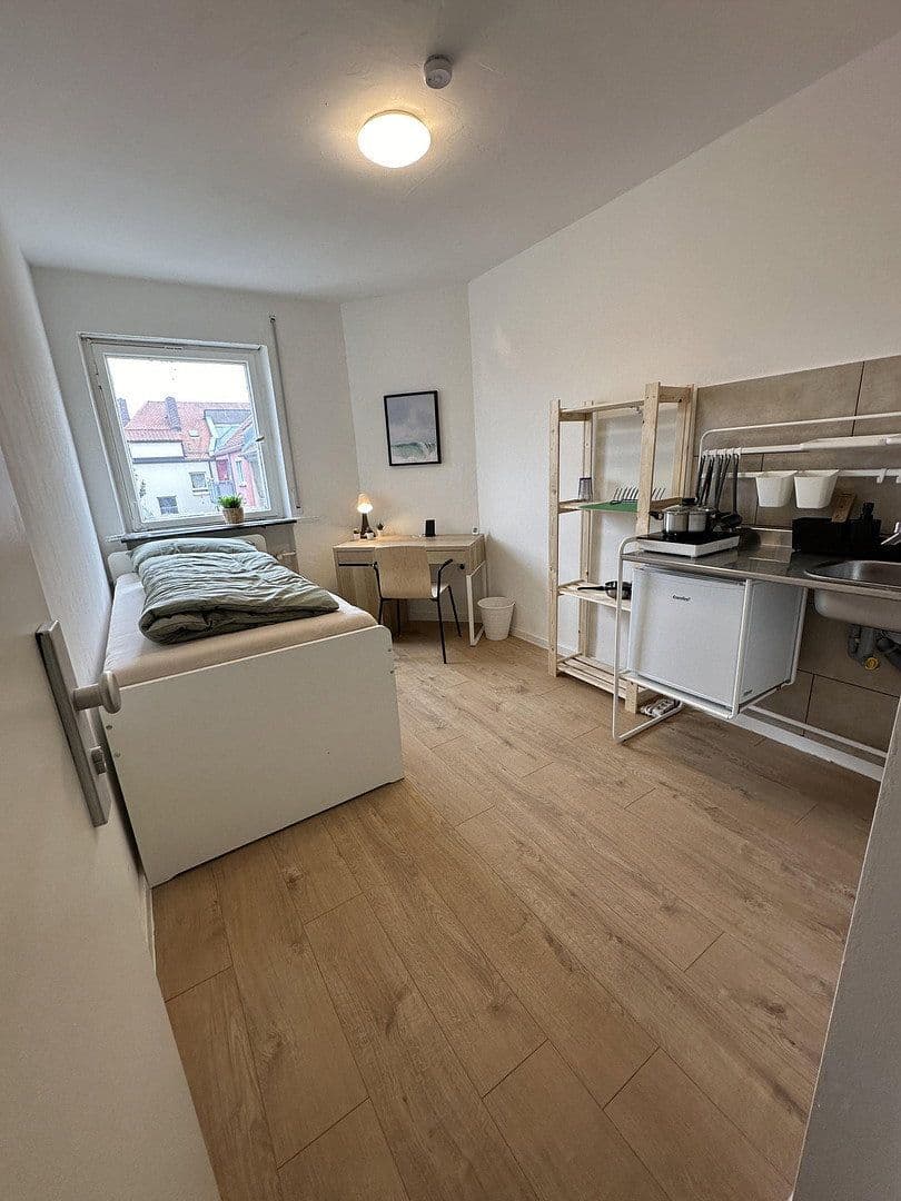 Pronájem bytu 1+1 12 m², Peter-Henlein-Straße 78, Nürnberg, Bavorsko Pronájem bytu 1+1 12 m², Peter-Henlein-Straße 78, Nürnberg, Bavorsko
