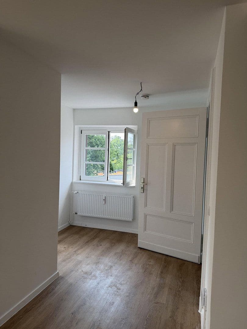 Pronájem bytu 3+1 115 m², Wilhelmstraße 4, Dallgow-Döberitz, Braniborsko Pronájem bytu 3+1 115 m², Wilhelmstraße 4, Dallgow-Döberitz, Braniborsko