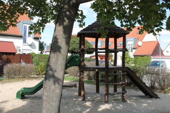 Prodej domu 124 m², pozemek 200 m², Fredersdorf-Vogelsdorf, Braniborsko Prodej domu 124 m², pozemek 200 m², Fredersdorf-Vogelsdorf, Braniborsko