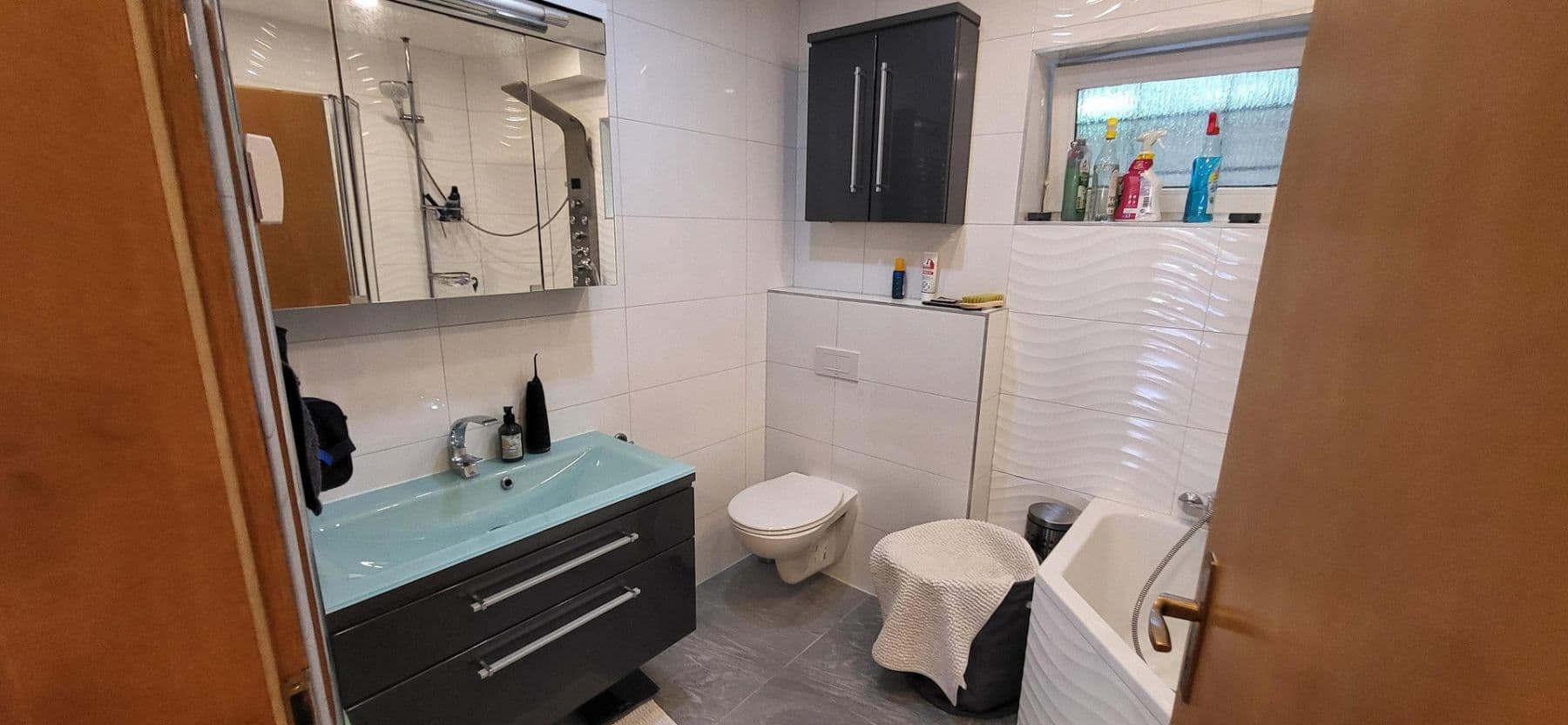 Pronájem bytu 3+1 100 m², Oberer Wingertweg 8, Baden-Württemberg - Pforzheim, Bádensko-Württembersko Pronájem bytu 3+1 100 m², Oberer Wingertweg 8, Baden-Württemberg - Pforzheim, Bádensko-Württembersko