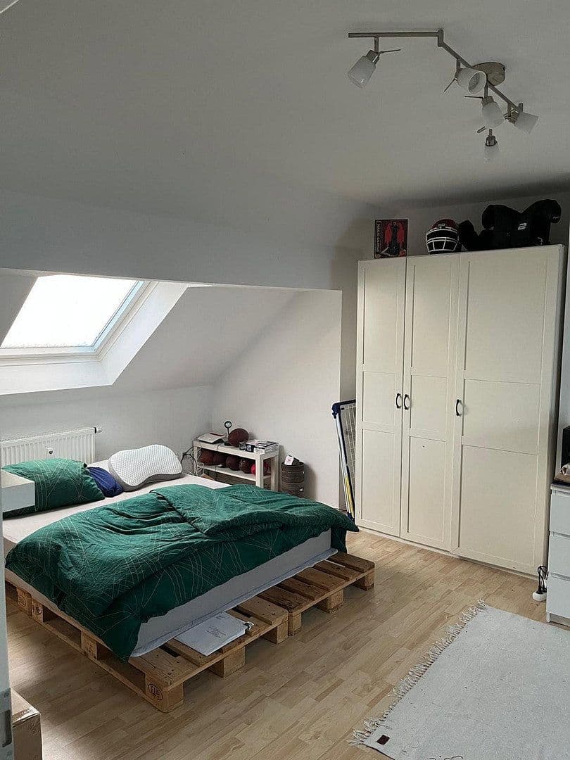 Pronájem bytu 4+1 100 m², Karlsruhe, Bádensko-Württembersko Pronájem bytu 4+1 100 m², Karlsruhe, Bádensko-Württembersko