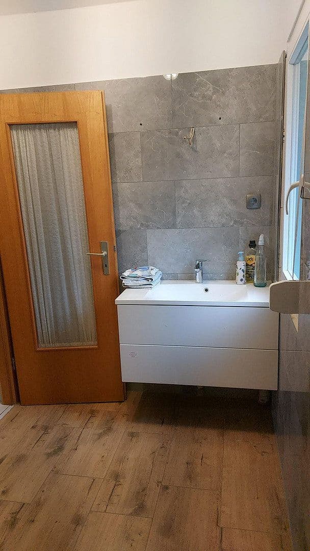 Prodej domu 86 m², pozemek 547 m², Kirchheim, Hessen Prodej domu 86 m², pozemek 547 m², Kirchheim, Hessen