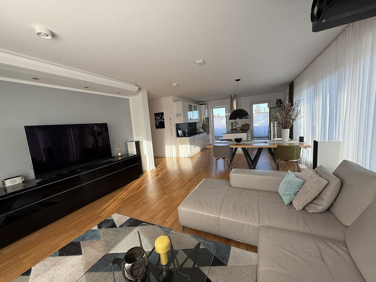 Pronájem bytu 3+1 119 m², Petzetstraße, München Obermenzing, Bavorsko Pronájem bytu 3+1 119 m², Petzetstraße, München Obermenzing, Bavorsko