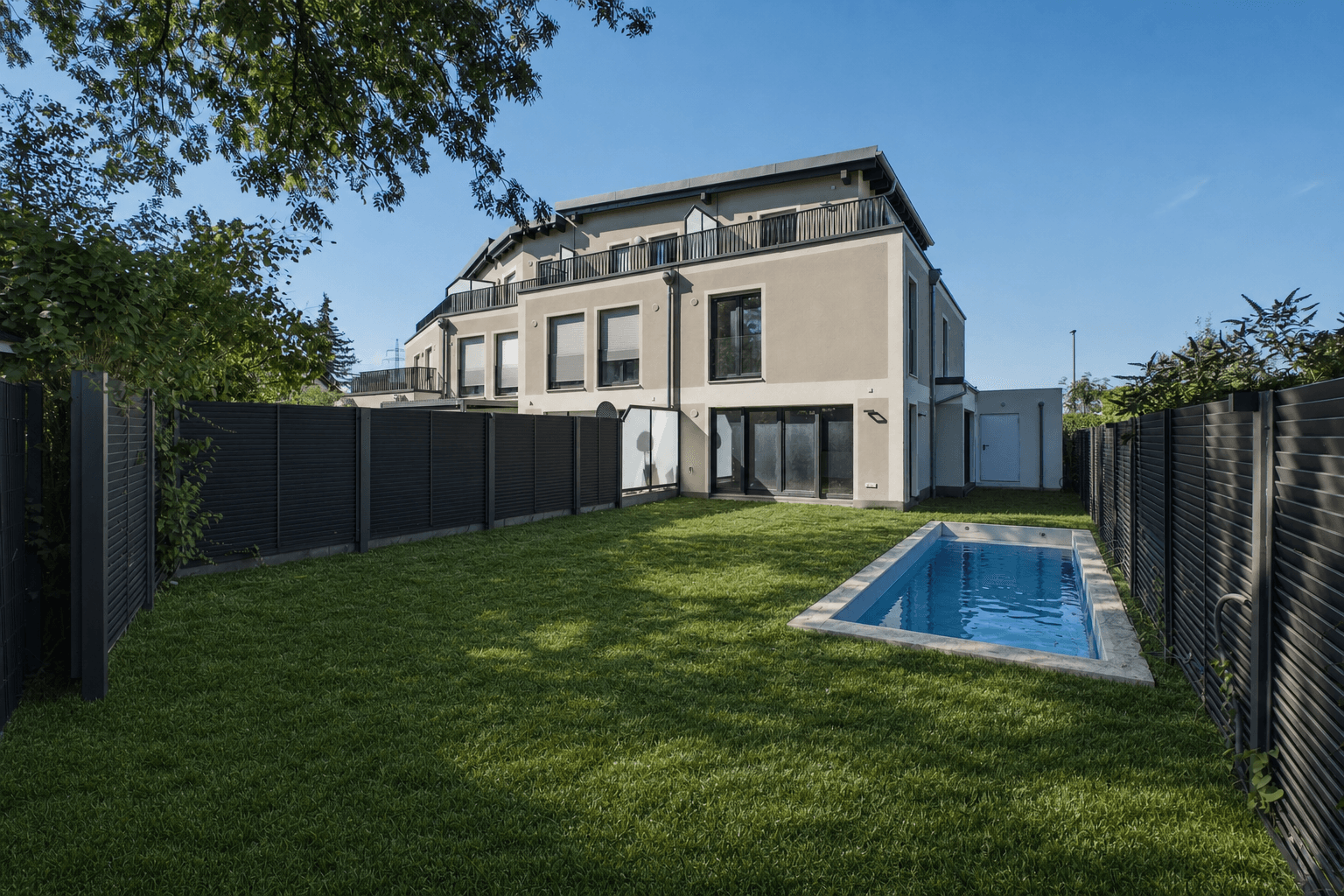 Prodej domu 140 m², pozemek 241 m², Goteboldstr. 48c, München, Bavorsko Prodej domu 140 m², pozemek 241 m², Goteboldstr. 48c, München, Bavorsko