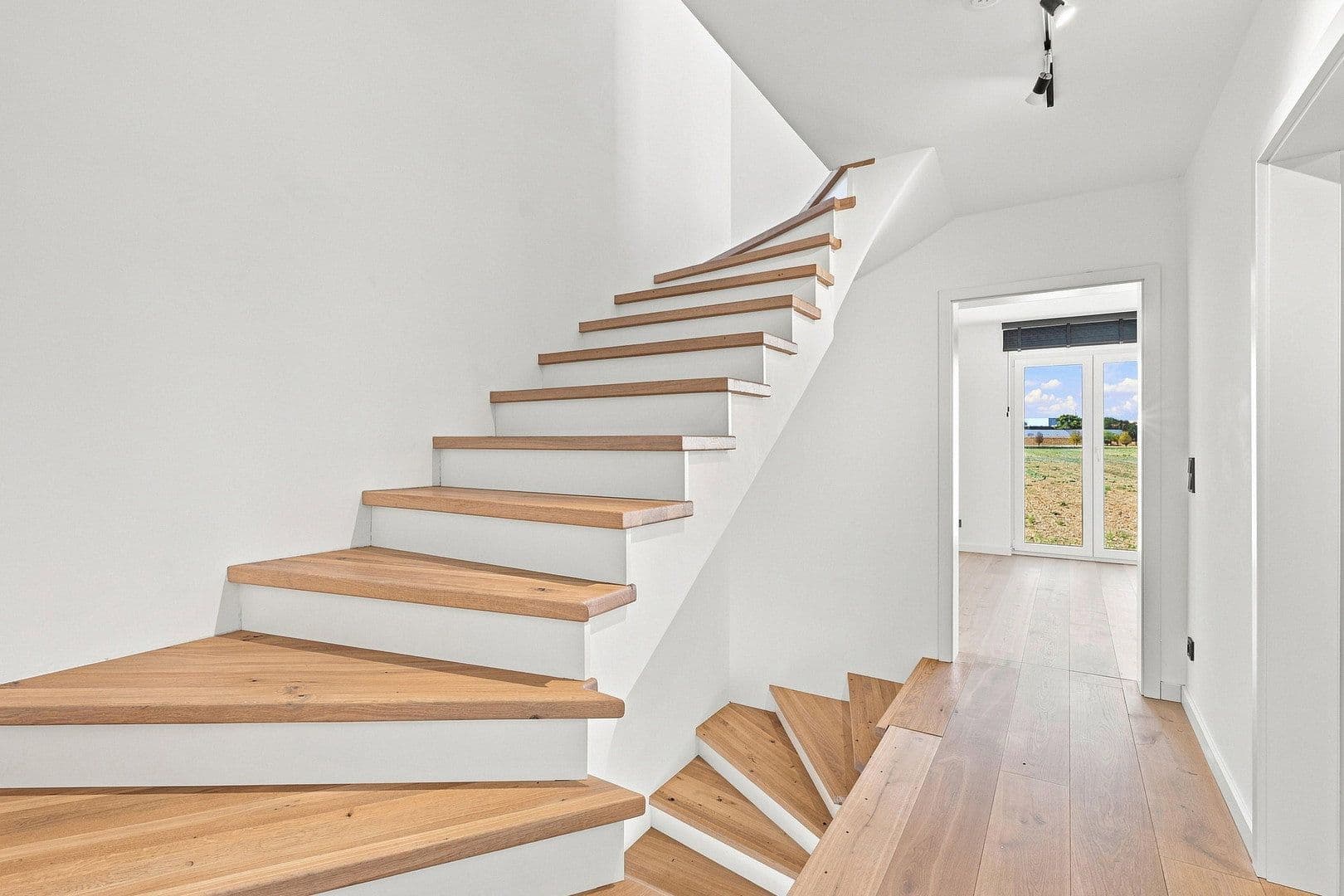 Prodej domu 140 m², pozemek 241 m², Goteboldstr. 48c, München, Bavorsko Prodej domu 140 m², pozemek 241 m², Goteboldstr. 48c, München, Bavorsko