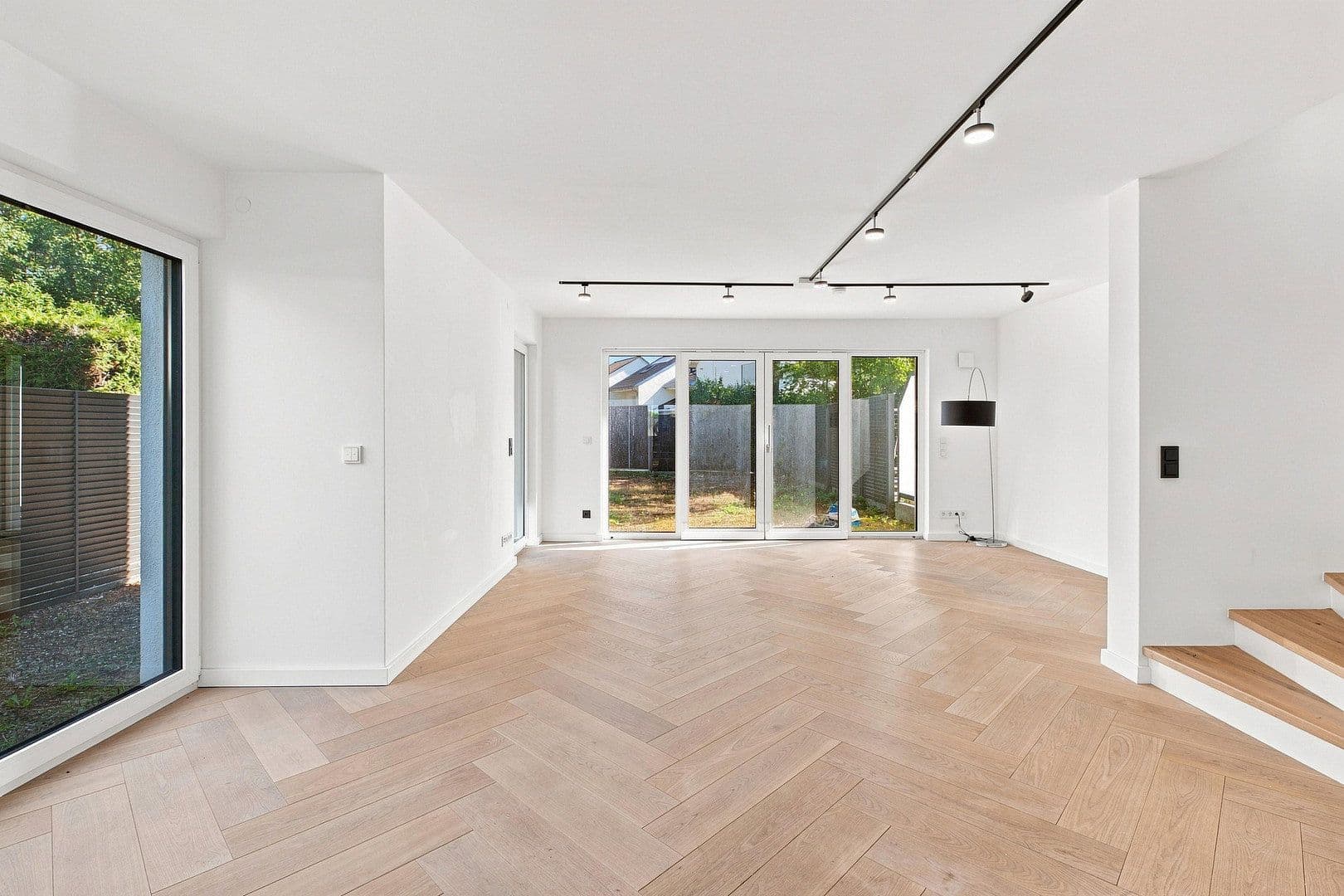 Prodej domu 140 m², pozemek 241 m², Goteboldstr. 48c, München, Bavorsko Prodej domu 140 m², pozemek 241 m², Goteboldstr. 48c, München, Bavorsko
