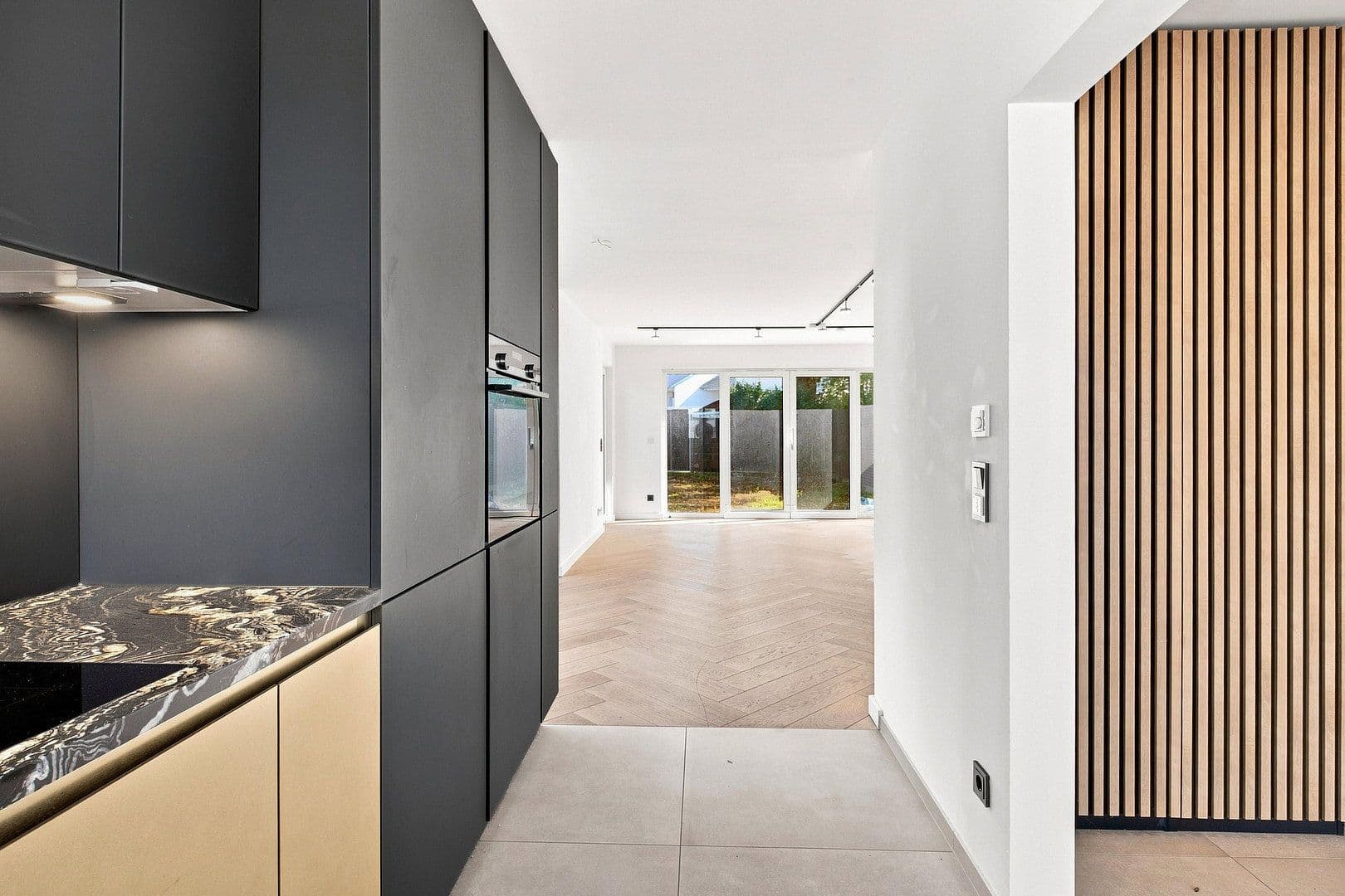 Prodej domu 140 m², pozemek 241 m², Goteboldstr. 48c, München, Bavorsko Prodej domu 140 m², pozemek 241 m², Goteboldstr. 48c, München, Bavorsko