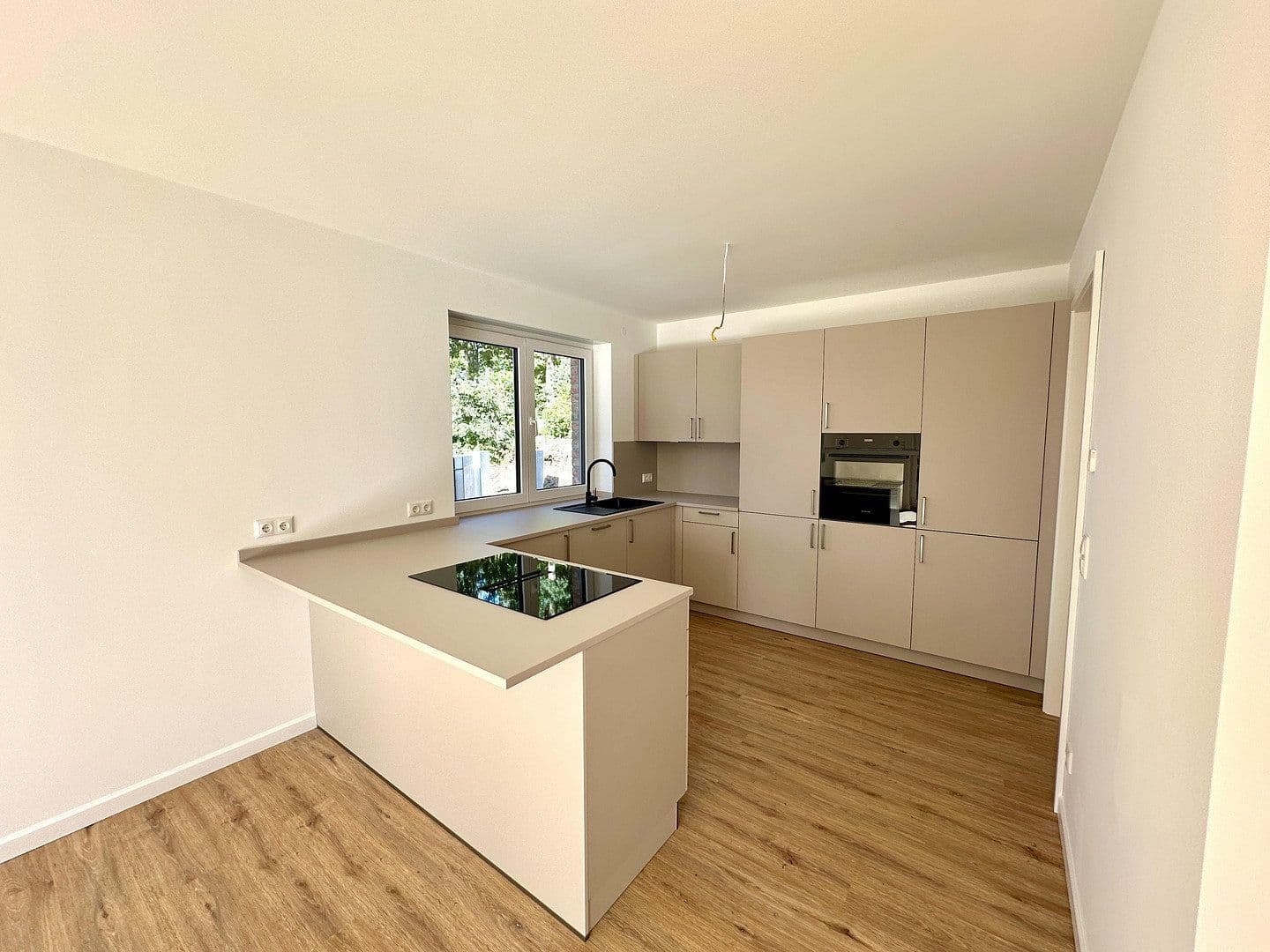 Prodej domu 124 m², pozemek 702 m², Vor dem Allerbruch 9a, Barum, Dolní Sasko Prodej domu 124 m², pozemek 702 m², Vor dem Allerbruch 9a, Barum, Dolní Sasko