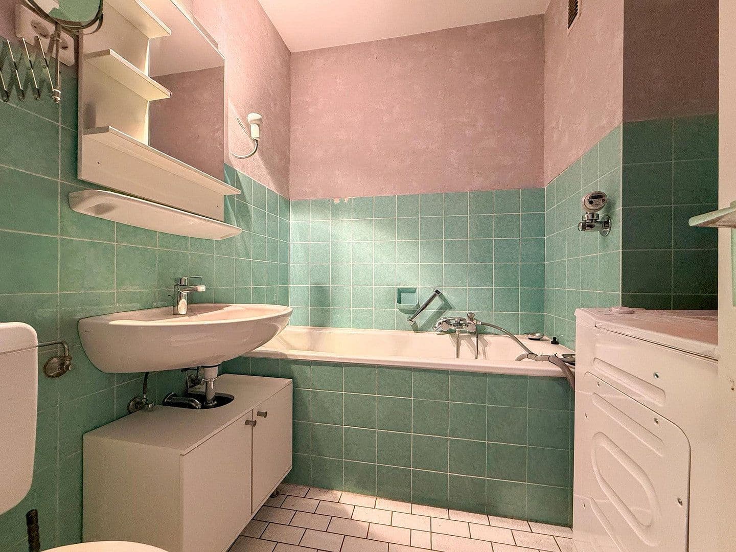 Pronájem bytu 1+1 37 m², Erkrath, Severní Porýní-Vestfálsko Pronájem bytu 1+1 37 m², Erkrath, Severní Porýní-Vestfálsko