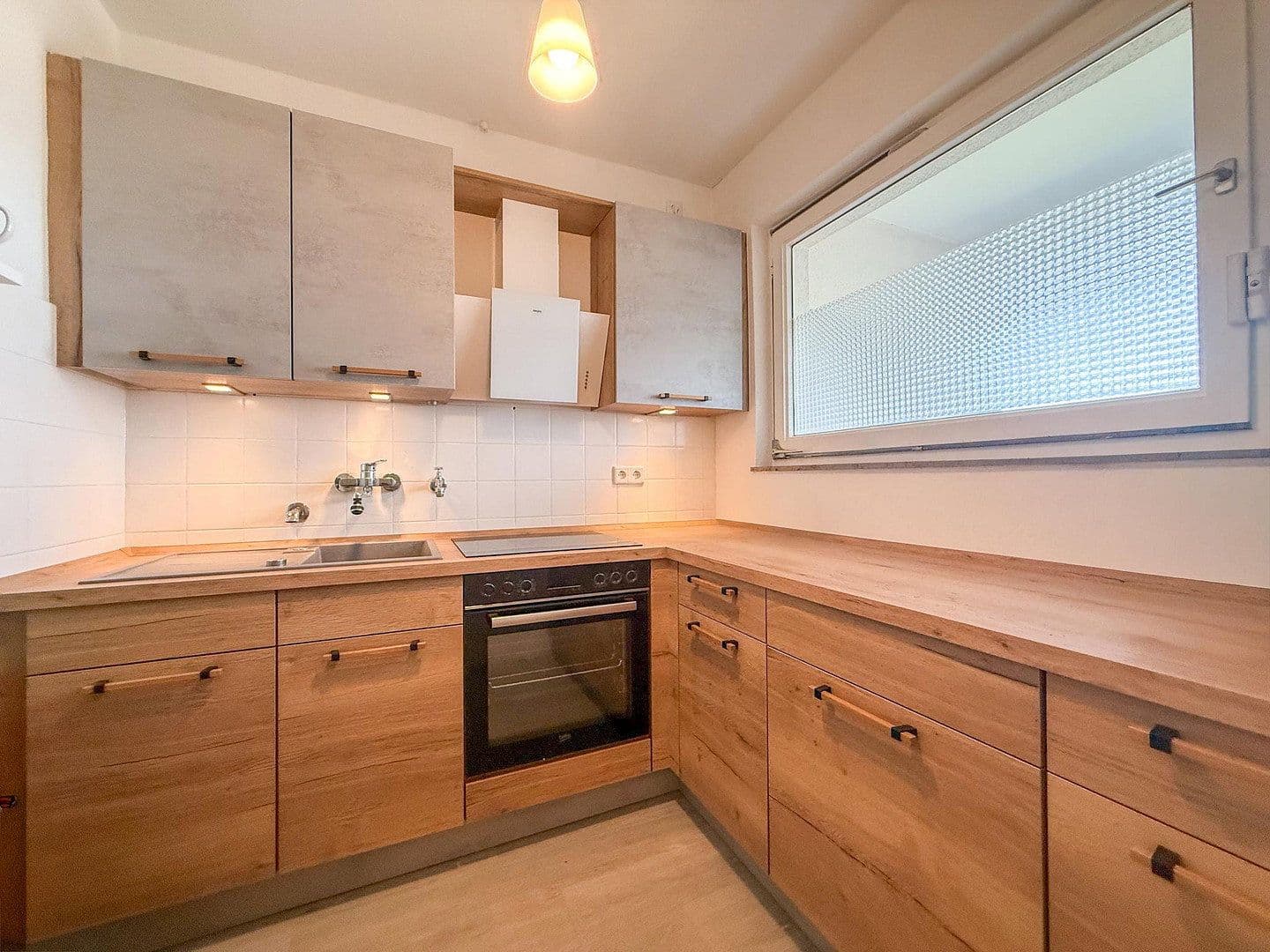 Pronájem bytu 1+1 37 m², Erkrath, Severní Porýní-Vestfálsko Pronájem bytu 1+1 37 m², Erkrath, Severní Porýní-Vestfálsko