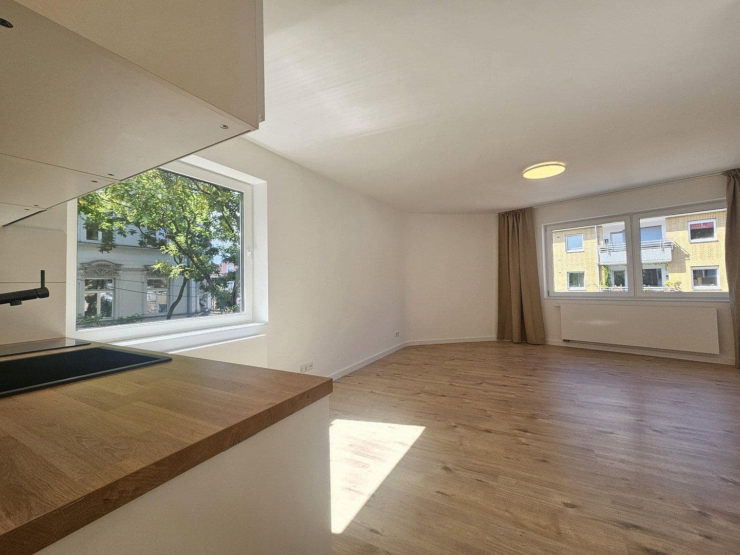 Pronájem bytu 1+1 35 m², Lorettostr. 60, Düsseldorf, Severní Porýní-Vestfálsko Pronájem bytu 1+1 35 m², Lorettostr. 60, Düsseldorf, Severní Porýní-Vestfálsko