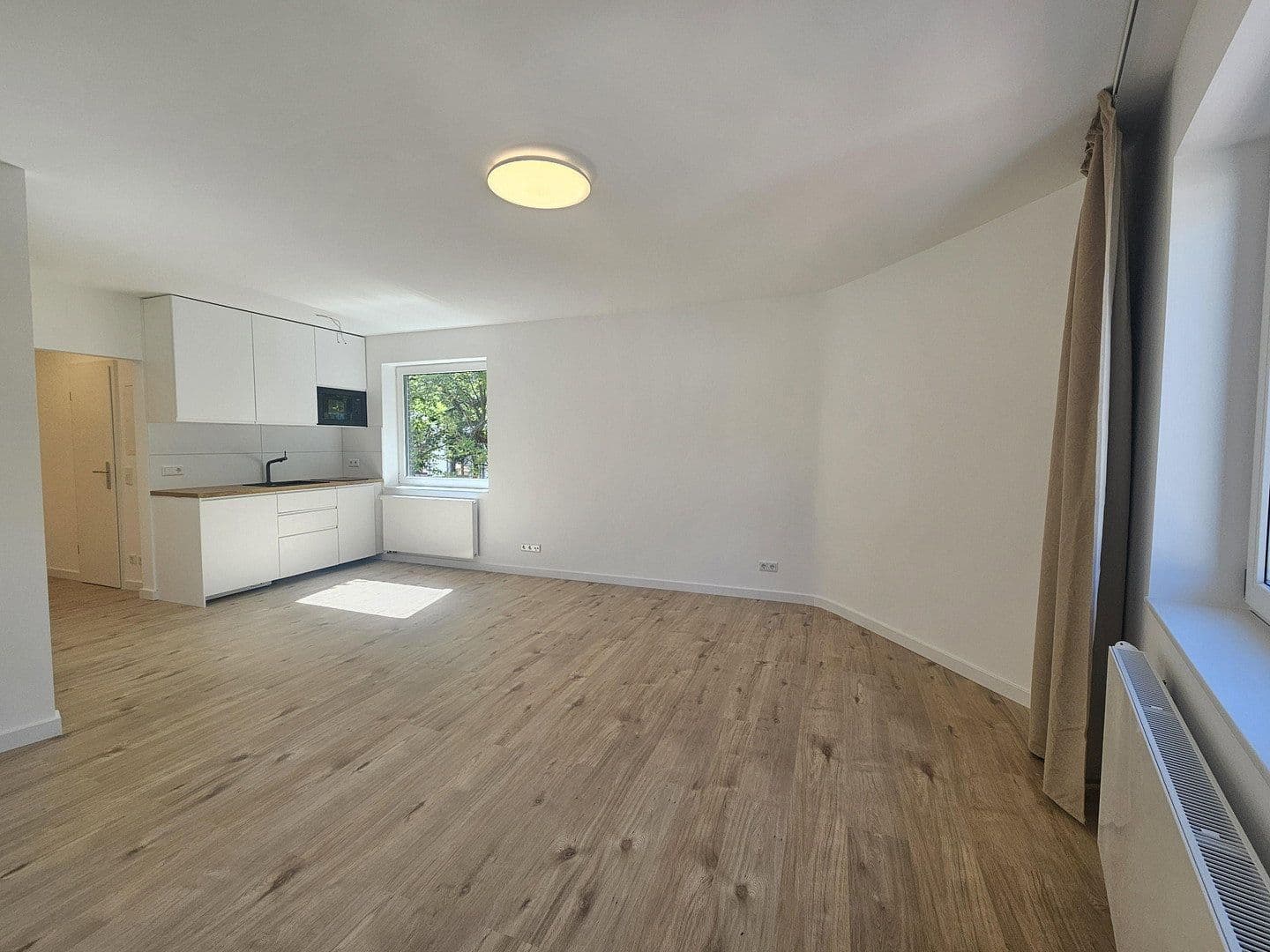 Pronájem bytu 1+1 35 m², Lorettostr. 60, Düsseldorf, Severní Porýní-Vestfálsko Pronájem bytu 1+1 35 m², Lorettostr. 60, Düsseldorf, Severní Porýní-Vestfálsko