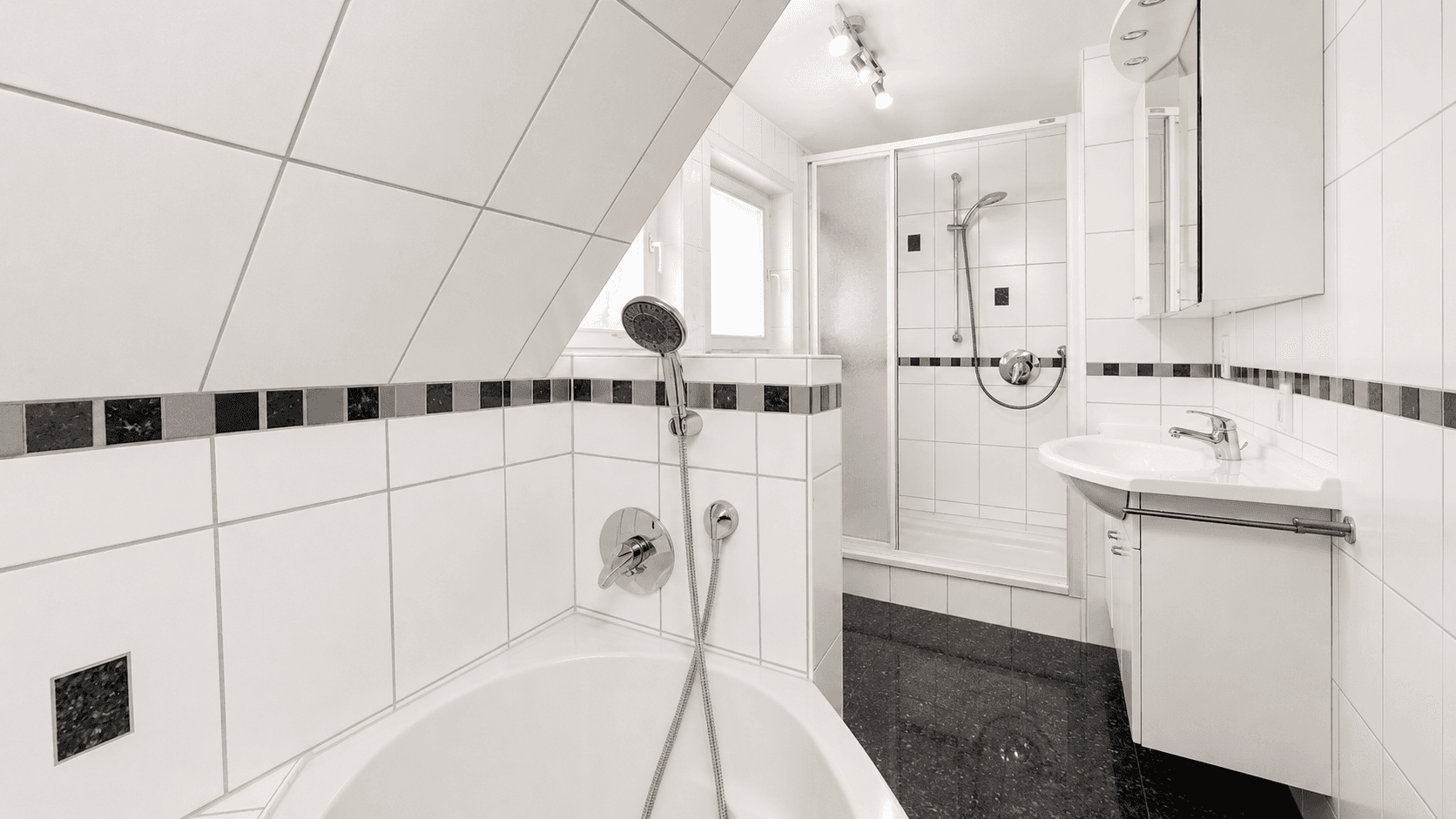 Prodej domu 160 m², pozemek 395 m², Wurmberg, Bádensko-Württembersko Prodej domu 160 m², pozemek 395 m², Wurmberg, Bádensko-Württembersko