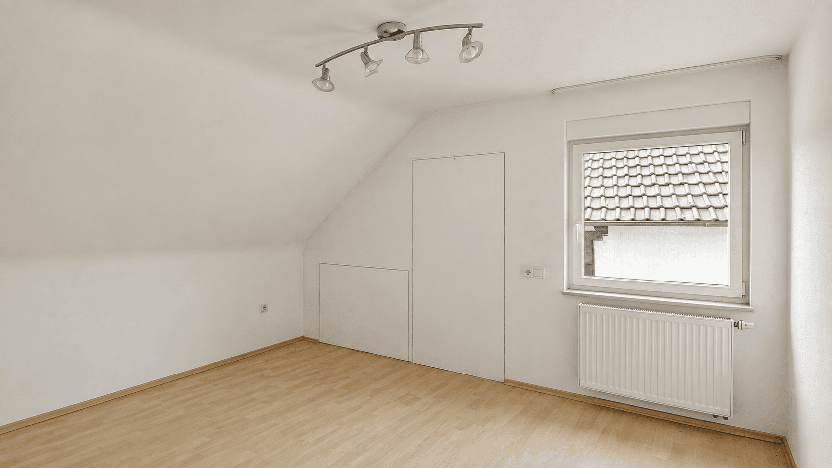 Prodej domu 160 m², pozemek 395 m², Wurmberg, Bádensko-Württembersko Prodej domu 160 m², pozemek 395 m², Wurmberg, Bádensko-Württembersko