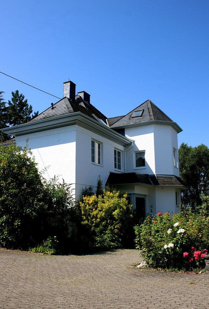 Prodej domu 315 m², pozemek 1.700 m², Koblenz, Porýní-Falc Prodej domu 315 m², pozemek 1.700 m², Koblenz, Porýní-Falc