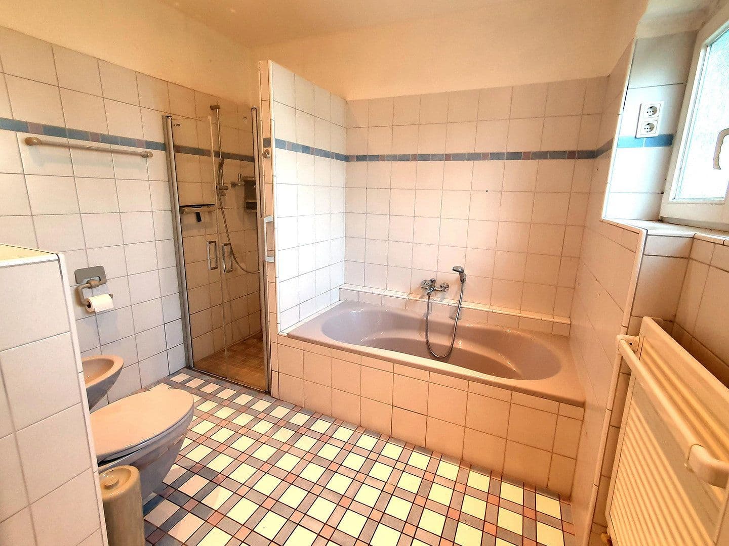 Prodej domu 315 m², pozemek 1.700 m², Koblenz, Porýní-Falc Prodej domu 315 m², pozemek 1.700 m², Koblenz, Porýní-Falc