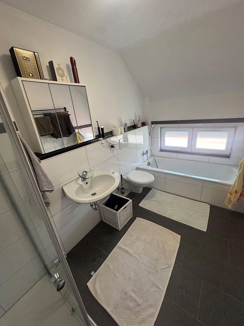 Pronájem bytu 4+kk 95 m², Salzelmenerstr.5/1, Bad Rappenau, Bádensko-Württembersko Pronájem bytu 4+kk 95 m², Salzelmenerstr.5/1, Bad Rappenau, Bádensko-Württembersko