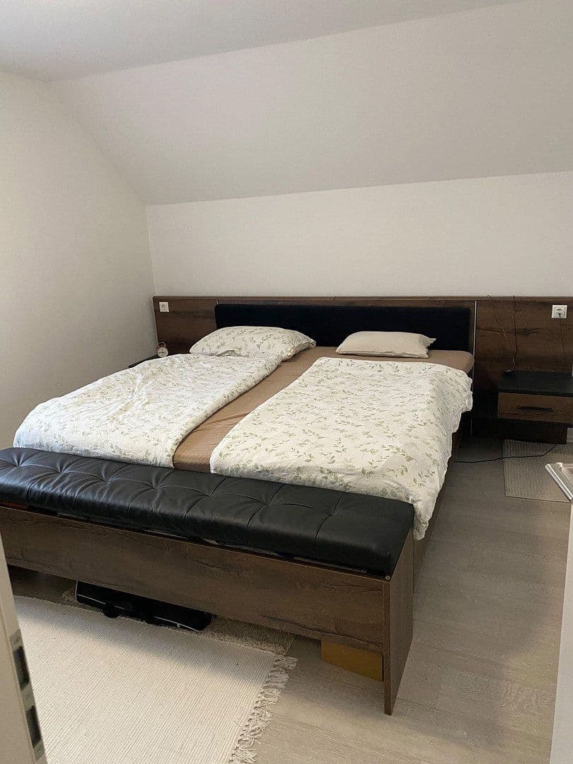 Pronájem bytu 4+kk 95 m², Salzelmenerstr.5/1, Bad Rappenau, Bádensko-Württembersko Pronájem bytu 4+kk 95 m², Salzelmenerstr.5/1, Bad Rappenau, Bádensko-Württembersko