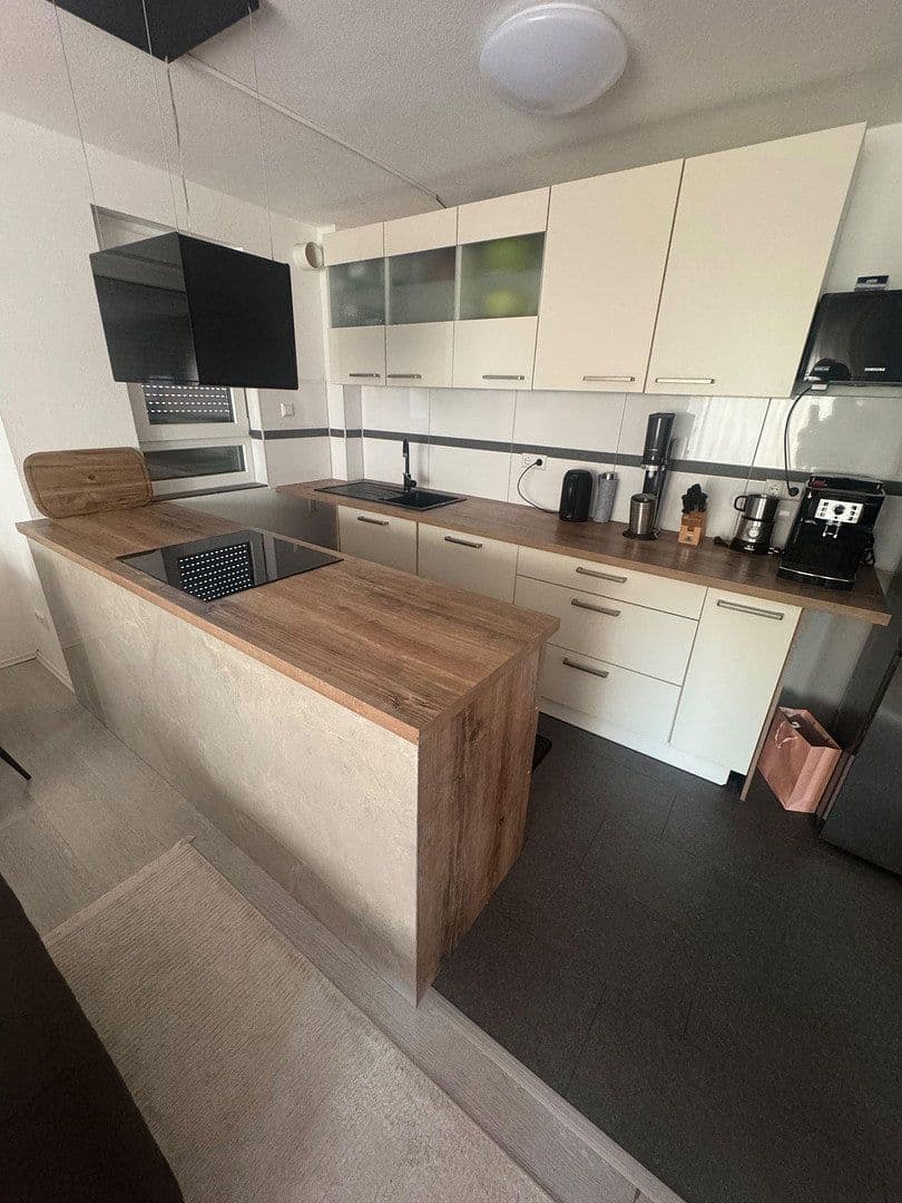 Pronájem bytu 4+kk 95 m², Salzelmenerstr.5/1, Bad Rappenau, Bádensko-Württembersko Pronájem bytu 4+kk 95 m², Salzelmenerstr.5/1, Bad Rappenau, Bádensko-Württembersko