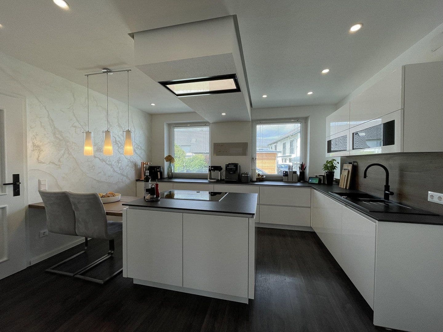 Prodej domu 401 m², pozemek 1.045 m², Dietenheim, Bádensko-Württembersko Prodej domu 401 m², pozemek 1.045 m², Dietenheim, Bádensko-Württembersko