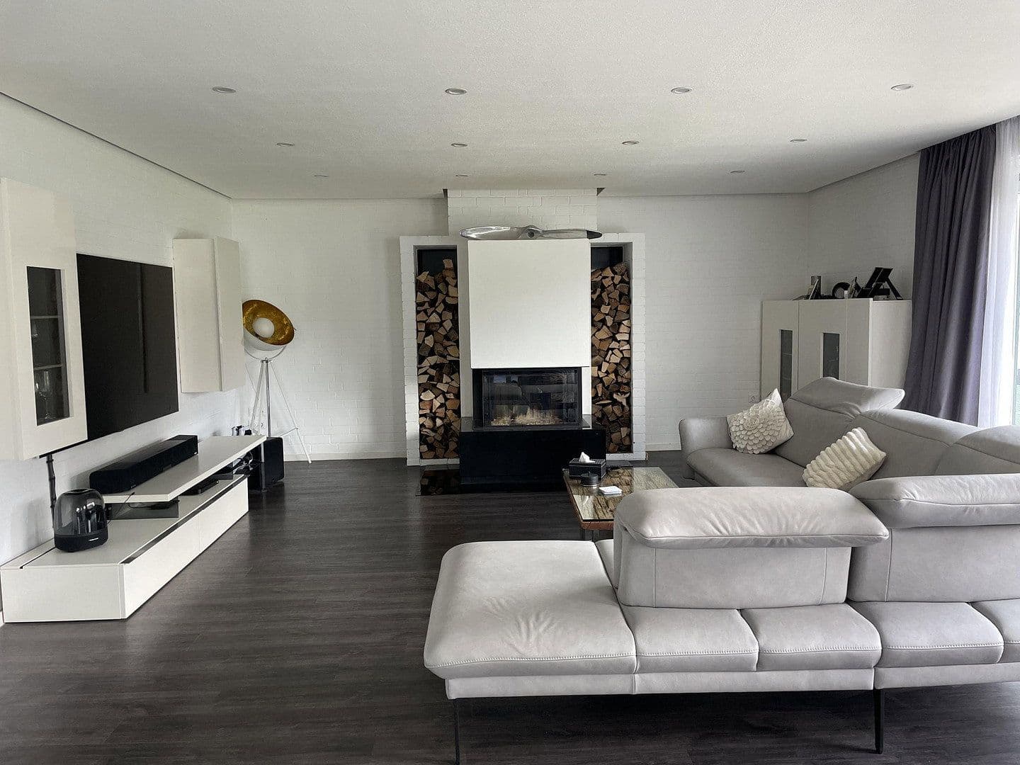 Prodej domu 401 m², pozemek 1.045 m², Dietenheim, Bádensko-Württembersko Prodej domu 401 m², pozemek 1.045 m², Dietenheim, Bádensko-Württembersko