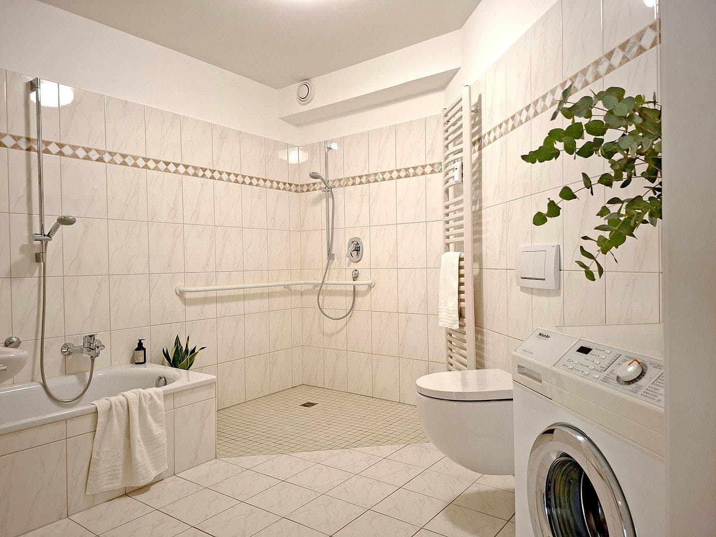 Prodej bytu 2+1 85 m², Kurparkallee 49, Cuxhaven, Dolní Sasko Prodej bytu 2+1 85 m², Kurparkallee 49, Cuxhaven, Dolní Sasko