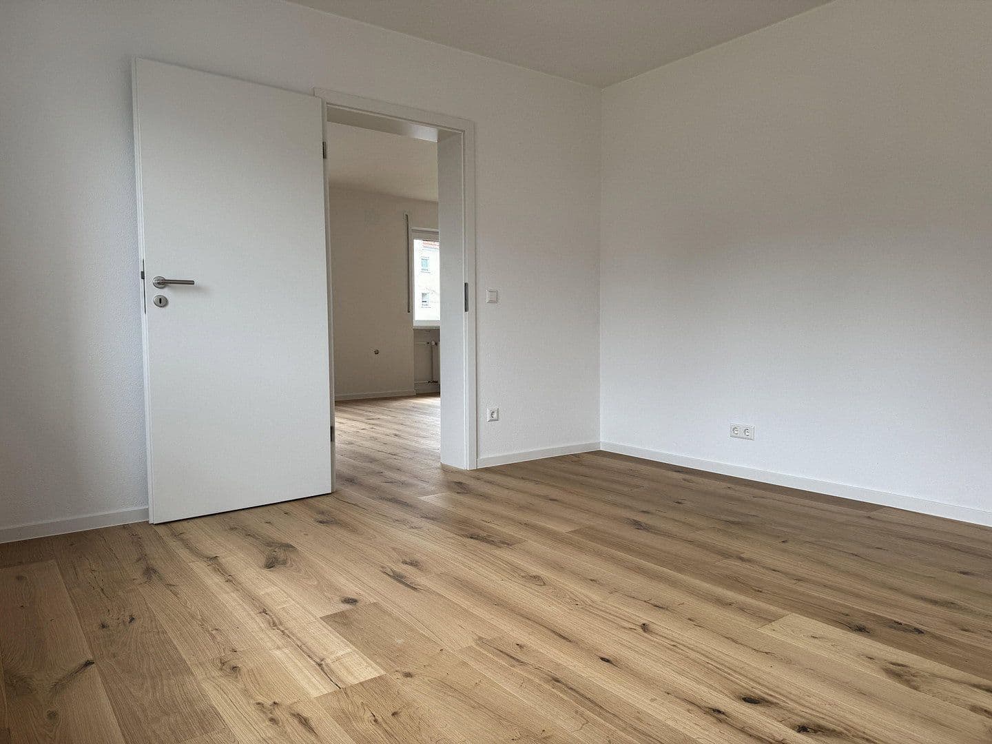 Pronájem bytu 3+1 75 m², Friedrichshafen, Bádensko-Württembersko Pronájem bytu 3+1 75 m², Friedrichshafen, Bádensko-Württembersko