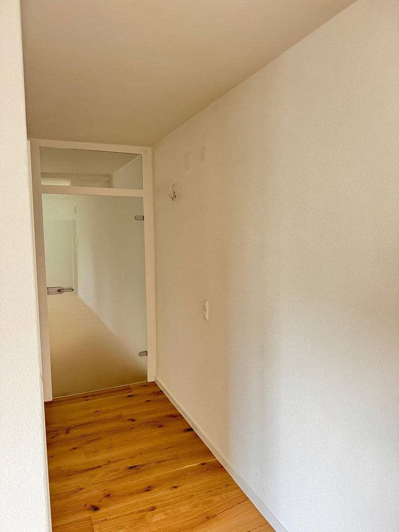 Pronájem bytu 3+1 75 m², Friedrichshafen, Bádensko-Württembersko Pronájem bytu 3+1 75 m², Friedrichshafen, Bádensko-Württembersko