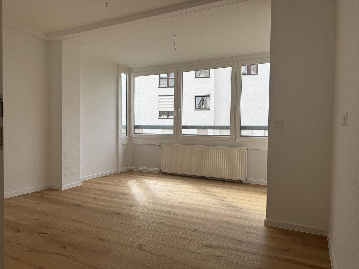 Pronájem bytu 3+1 75 m², Friedrichshafen, Bádensko-Württembersko Pronájem bytu 3+1 75 m², Friedrichshafen, Bádensko-Württembersko