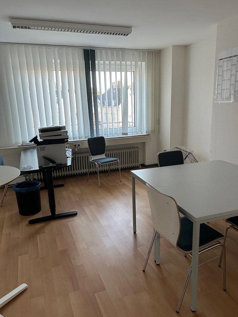 Pronájem kanceláře 150 m², Detmold, Severní Porýní-Vestfálsko Pronájem kanceláře 150 m², Detmold, Severní Porýní-Vestfálsko