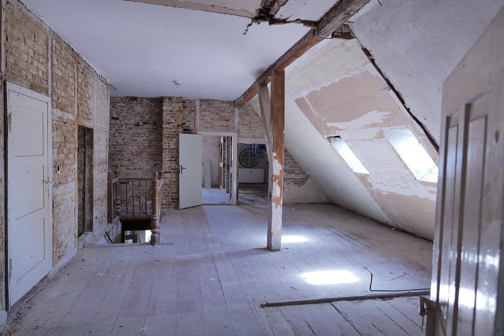 Prodej domu 215 m², pozemek 1.050 m², Zum Schmiedeweg 18, Nauen, Braniborsko Prodej domu 215 m², pozemek 1.050 m², Zum Schmiedeweg 18, Nauen, Braniborsko