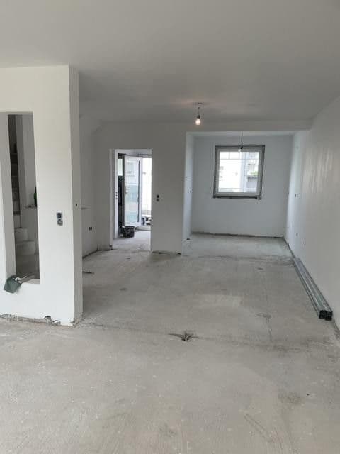 Prodej domu 160 m², pozemek 159 m², Gründau, Hessen Prodej domu 160 m², pozemek 159 m², Gründau, Hessen