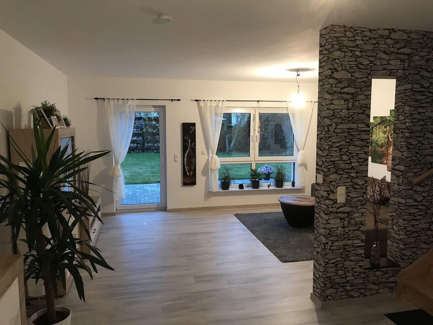 Prodej domu 160 m², pozemek 159 m², Gründau, Hessen Prodej domu 160 m², pozemek 159 m², Gründau, Hessen