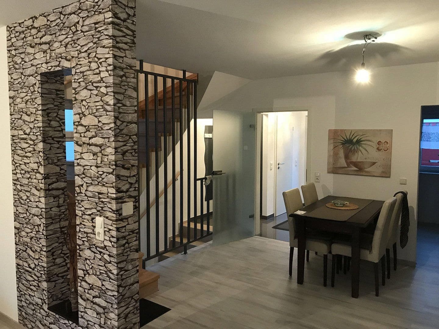 Prodej domu 160 m², pozemek 159 m², Gründau, Hessen Prodej domu 160 m², pozemek 159 m², Gründau, Hessen