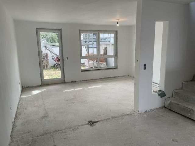 Prodej domu 160 m², pozemek 159 m², Gründau, Hessen Prodej domu 160 m², pozemek 159 m², Gründau, Hessen