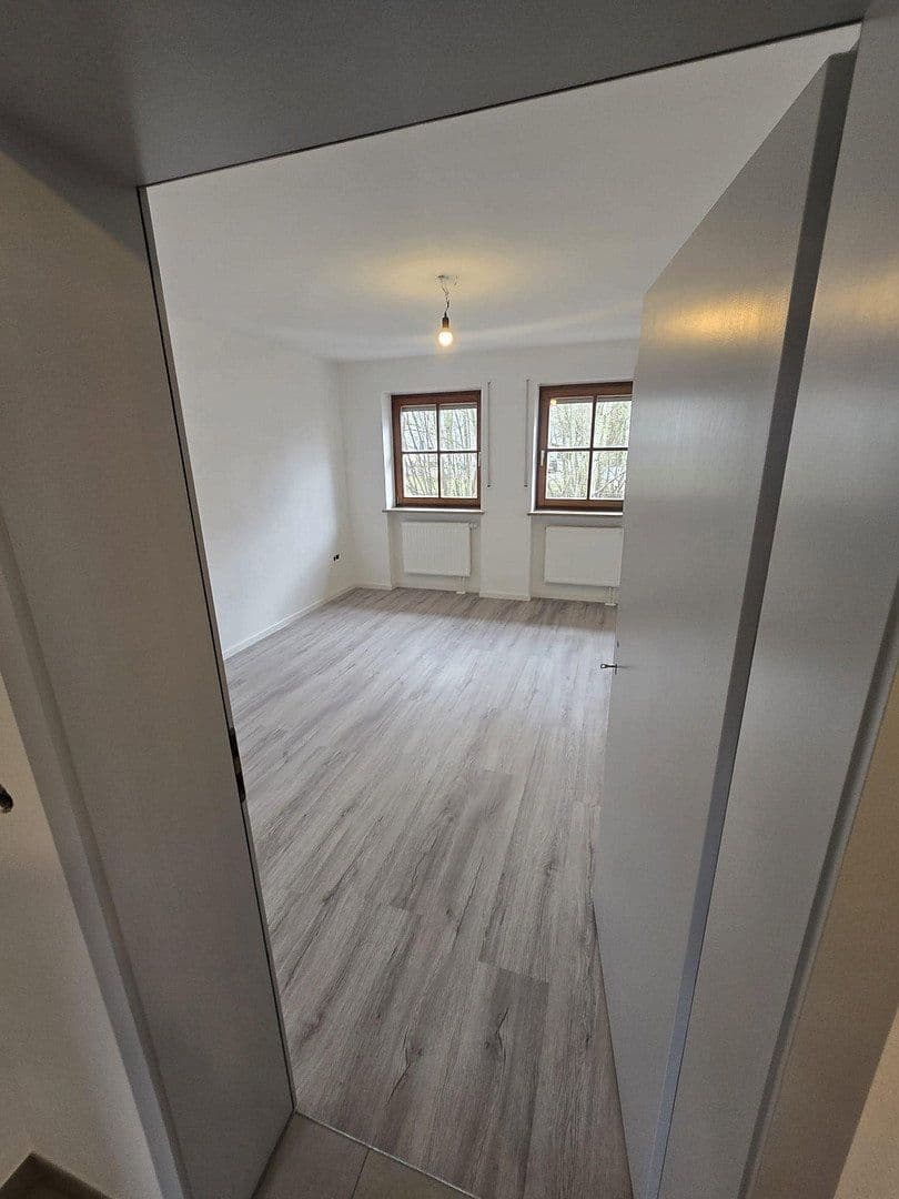 Pronájem bytu 4+1 111 m², Schloßstraße, Oberding/Notzing, Bavorsko Pronájem bytu 4+1 111 m², Schloßstraße, Oberding/Notzing, Bavorsko