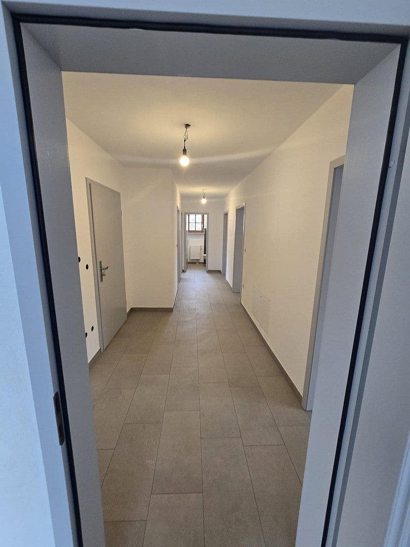 Pronájem bytu 4+1 111 m², Schloßstraße, Oberding/Notzing, Bavorsko Pronájem bytu 4+1 111 m², Schloßstraße, Oberding/Notzing, Bavorsko