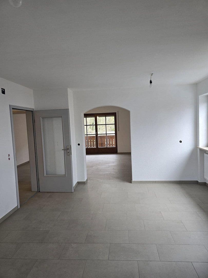 Pronájem bytu 4+1 111 m², Schloßstraße, Oberding/Notzing, Bavorsko Pronájem bytu 4+1 111 m², Schloßstraße, Oberding/Notzing, Bavorsko