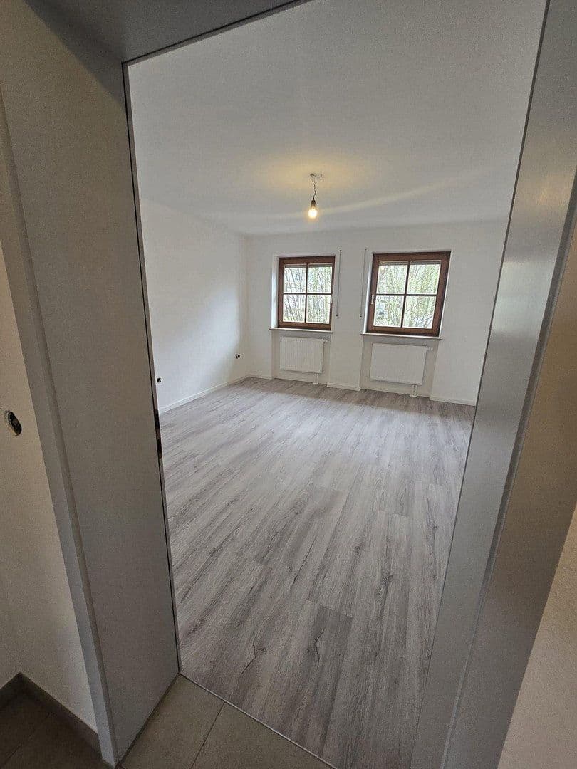 Pronájem bytu 4+1 111 m², Schloßstraße, Oberding/Notzing, Bavorsko Pronájem bytu 4+1 111 m², Schloßstraße, Oberding/Notzing, Bavorsko