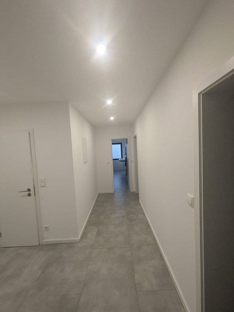 Pronájem bytu 4+1 110 m², Am Auweg 15, Frankfurt, Hessen Pronájem bytu 4+1 110 m², Am Auweg 15, Frankfurt, Hessen