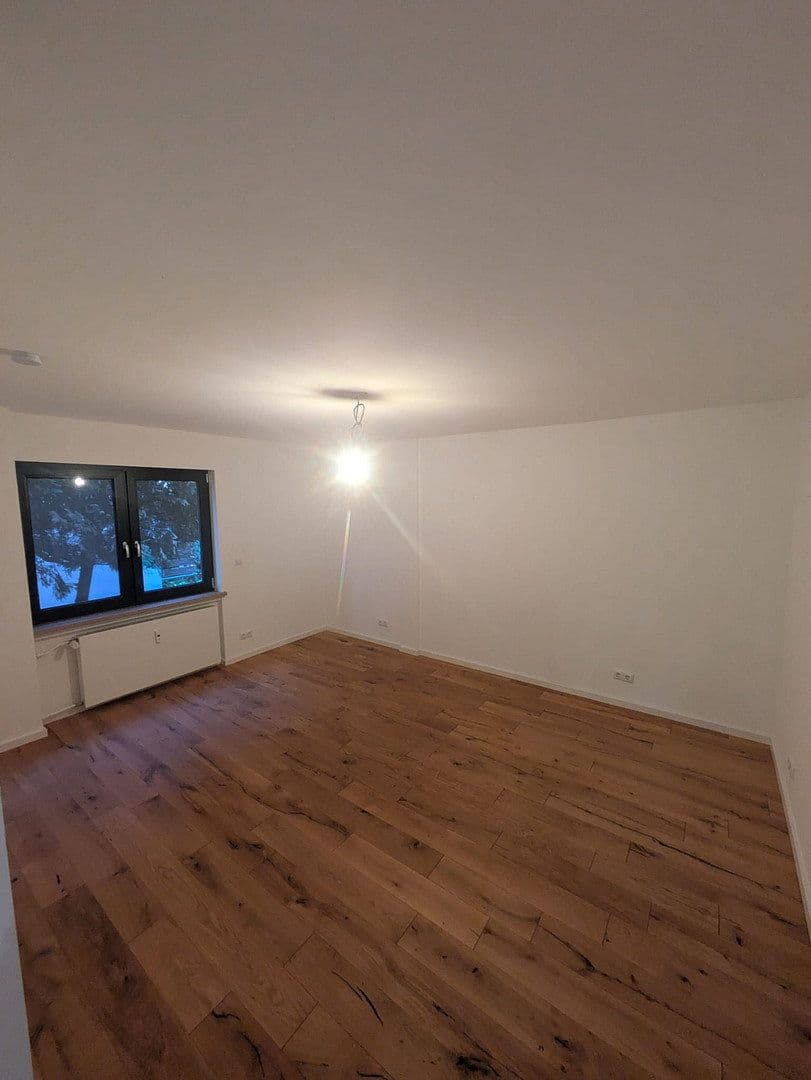 Pronájem bytu 4+1 110 m², Am Auweg 15, Frankfurt, Hessen Pronájem bytu 4+1 110 m², Am Auweg 15, Frankfurt, Hessen