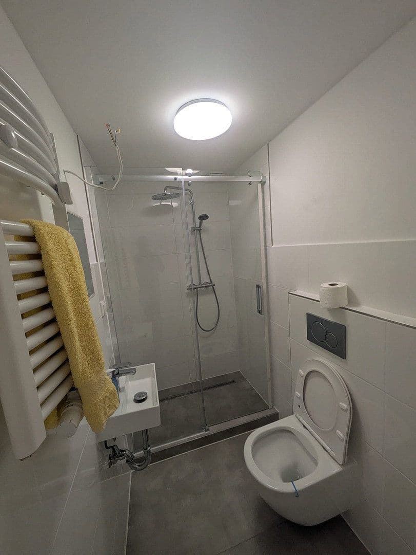 Pronájem bytu 4+1 110 m², Am Auweg 15, Frankfurt, Hessen Pronájem bytu 4+1 110 m², Am Auweg 15, Frankfurt, Hessen