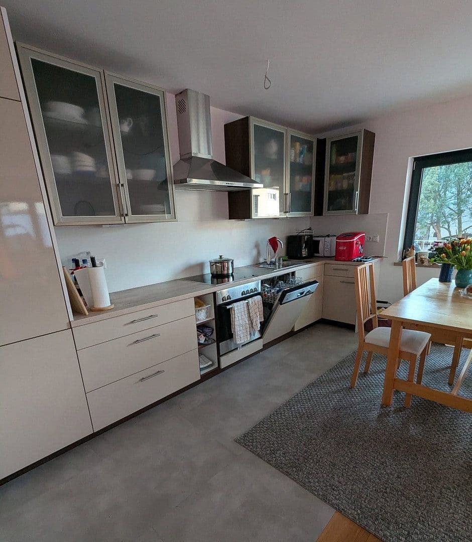 Pronájem bytu 4+1 110 m², Am Auweg 15, Frankfurt, Hessen Pronájem bytu 4+1 110 m², Am Auweg 15, Frankfurt, Hessen
