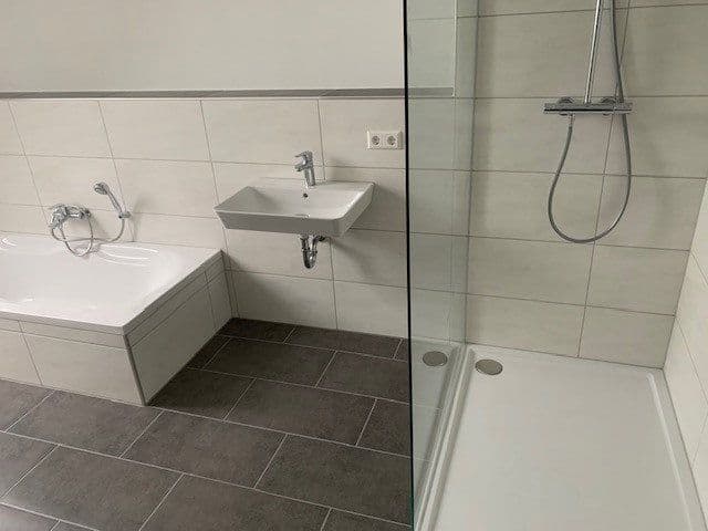 Pronájem domu 135 m², pozemek 110 m², Bretten, Bádensko-Württembersko Pronájem domu 135 m², pozemek 110 m², Bretten, Bádensko-Württembersko