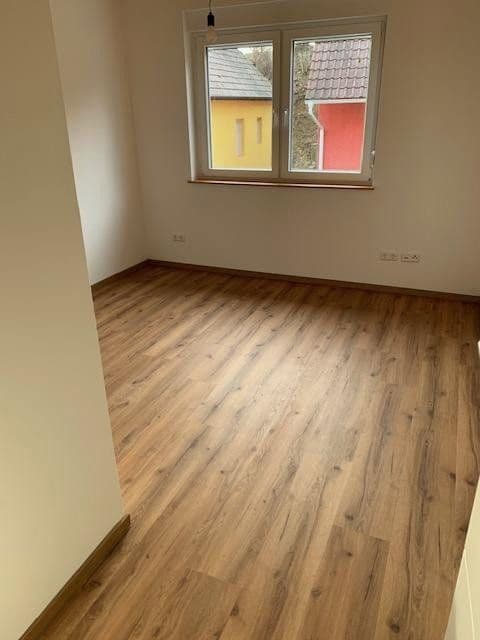 Pronájem domu 135 m², pozemek 110 m², Bretten, Bádensko-Württembersko Pronájem domu 135 m², pozemek 110 m², Bretten, Bádensko-Württembersko